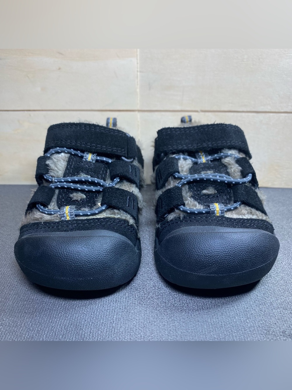 Keen Newport H2 Sandals Black Suede Infant Size 5 Baby Shoes Faux Fur Trim - Picture 5 of 11